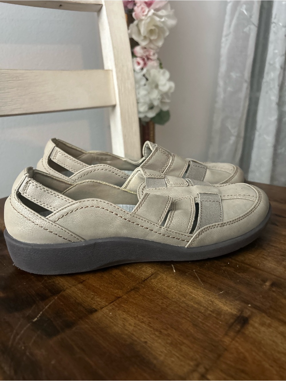 Clarks Cloudsteppers Taupe Grey Cutout Slip On Comfort Shoes Cushion Soft